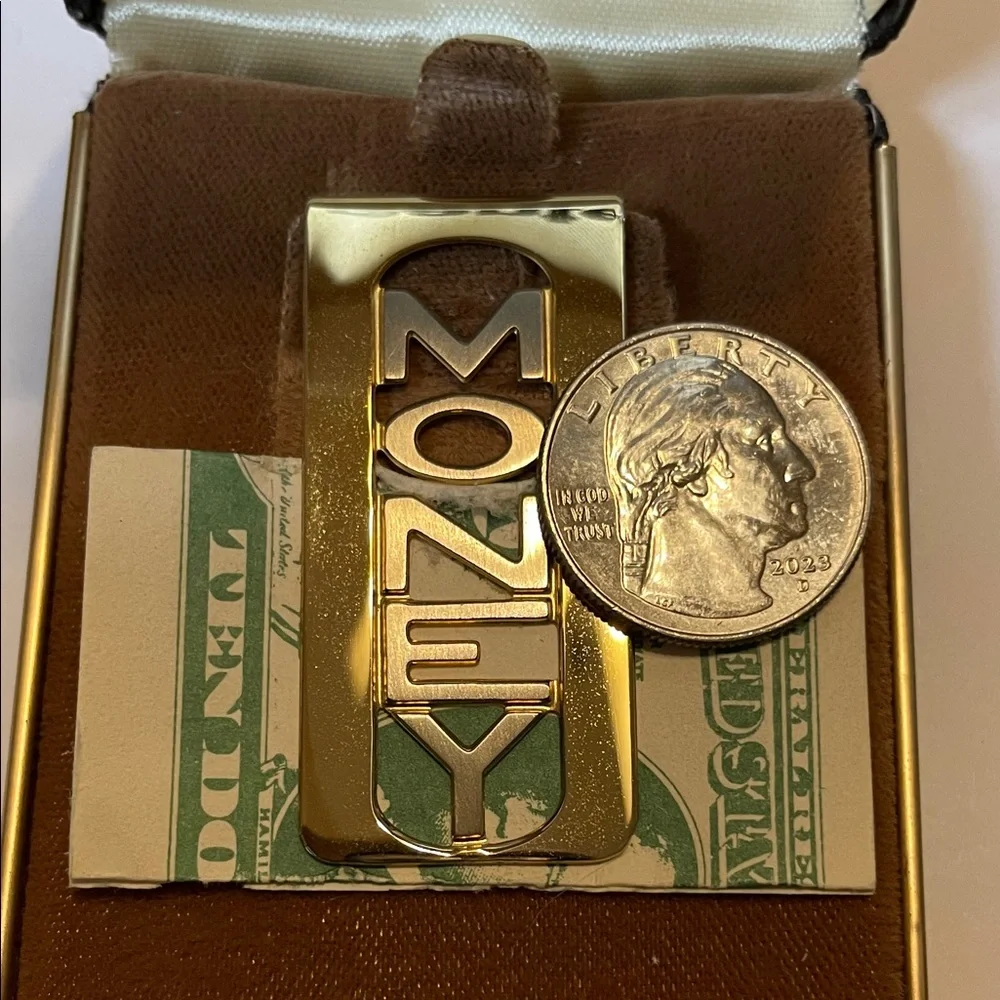 MONEY Clip. NWT